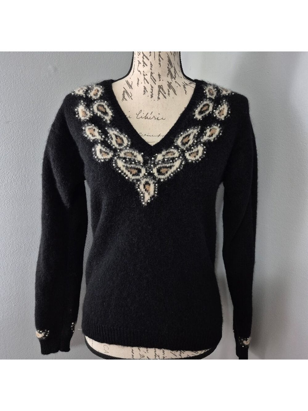 Vintage Cambridge Spirit Black V-Neck Shetland Wool Sweater with Beaded Design